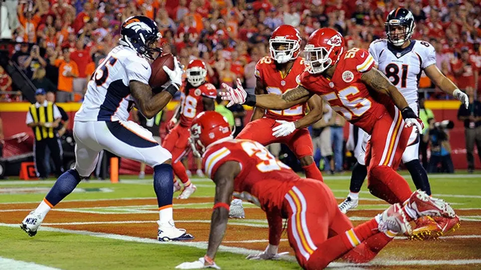 Denver vence a Kansas City sobre la hora