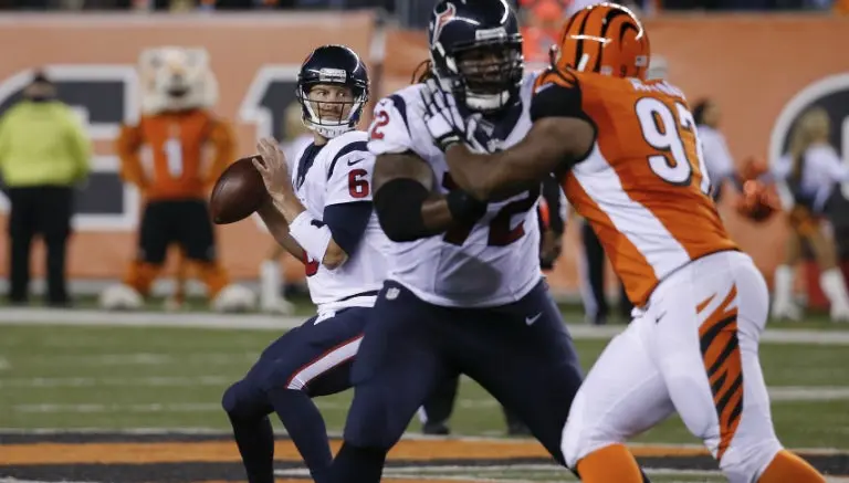 Texanos sorprende y quita el invicto a Cincinatti