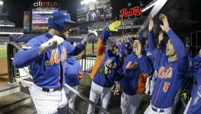 Harvey silencia a Cachorros y Mets gana el primer duelo