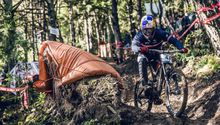 Loic Bruni conquista la montaña en Mundial de Descenso