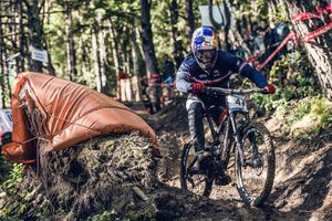 Loic Bruni conquista la montaña en Mundial de Descenso
