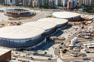 Agente de seguridad abusa de bombero en el Parque Olímpico