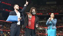 Finn Bálor deja vacante título Universal por lesión