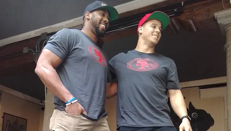 Shayne Skov, en dura lucha por titularidad con 49ers