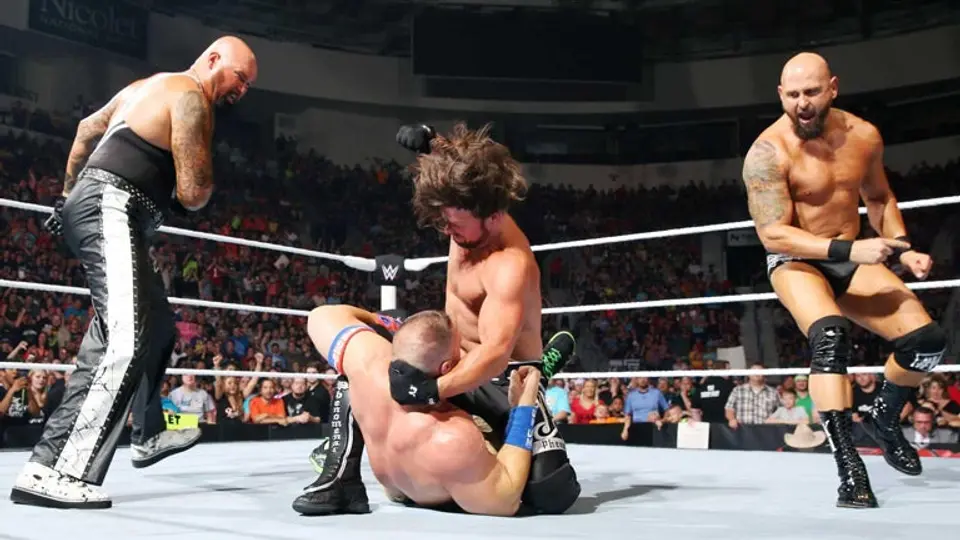 AJ Styles ataca a John Cena en su regreso a Raw