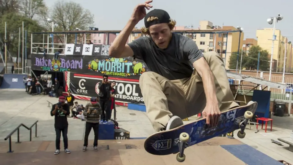 DC hace vibrar a skaters con 'De La Calle / Da Rua'