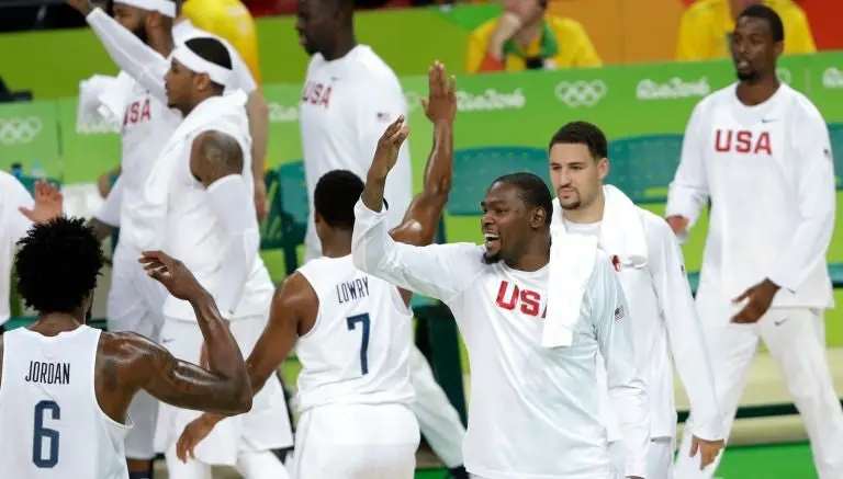 Francia no puede derrotar a EU en basquetbol