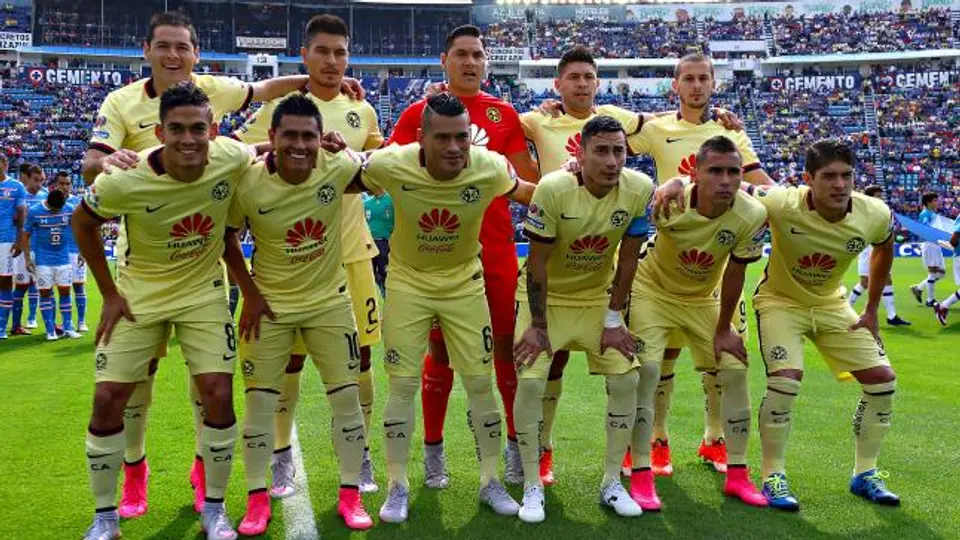 Pablo Aguilar 'se pone cariñoso' con Rifle Andrade