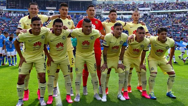 Pablo Aguilar 'se pone cariñoso' con Rifle Andrade