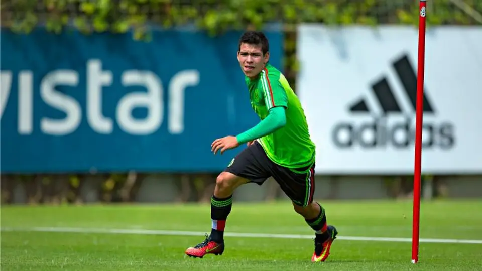 Hirving Lozano desconoce interés del Manchester United