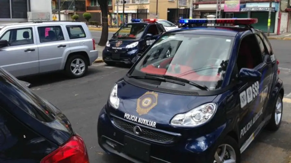 Policía cobra por estacionamiento en Fray Nano