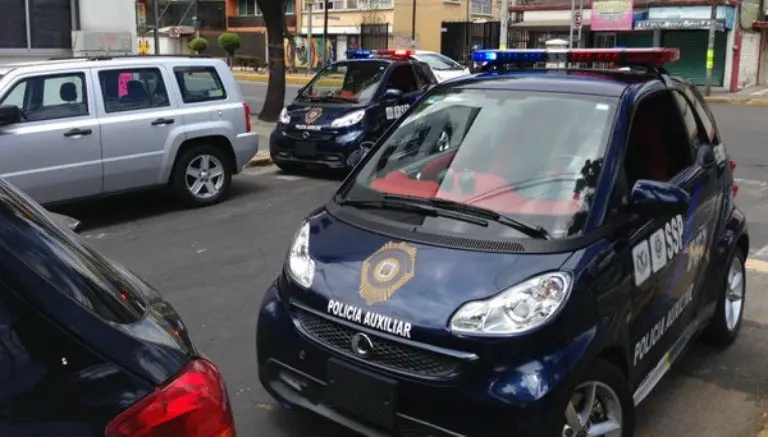 Policía cobra por estacionamiento en Fray Nano