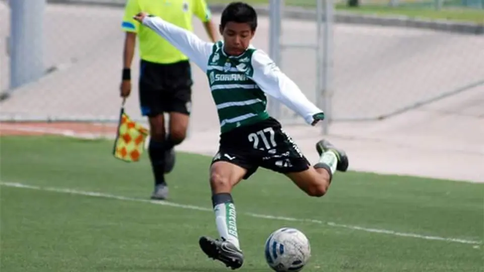 Ronaldo Zinedin es mexicano y juega en Santos