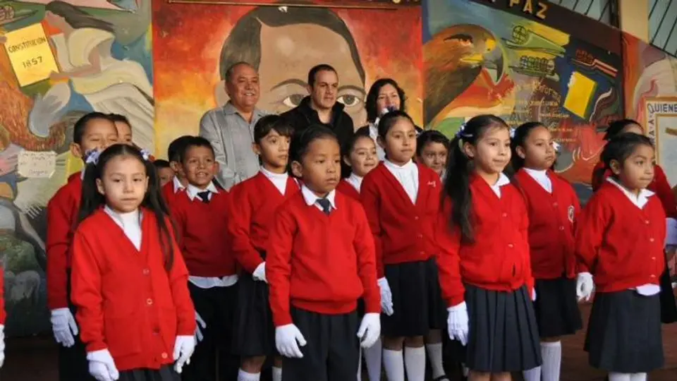 Cuauhtémoc agradece a Benito Juárez 'invitación' a Primaria