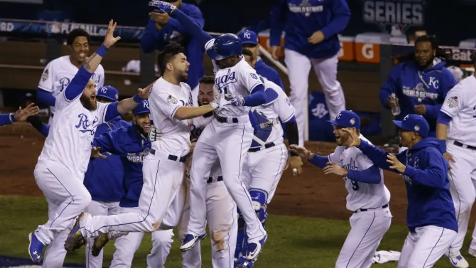 Luego de cinco horas, Reales vence a Mets en primero de la SM