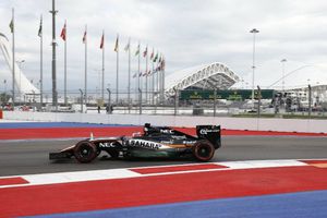 Checo Pérez largará séptimo en el Gran Premio de Rusia