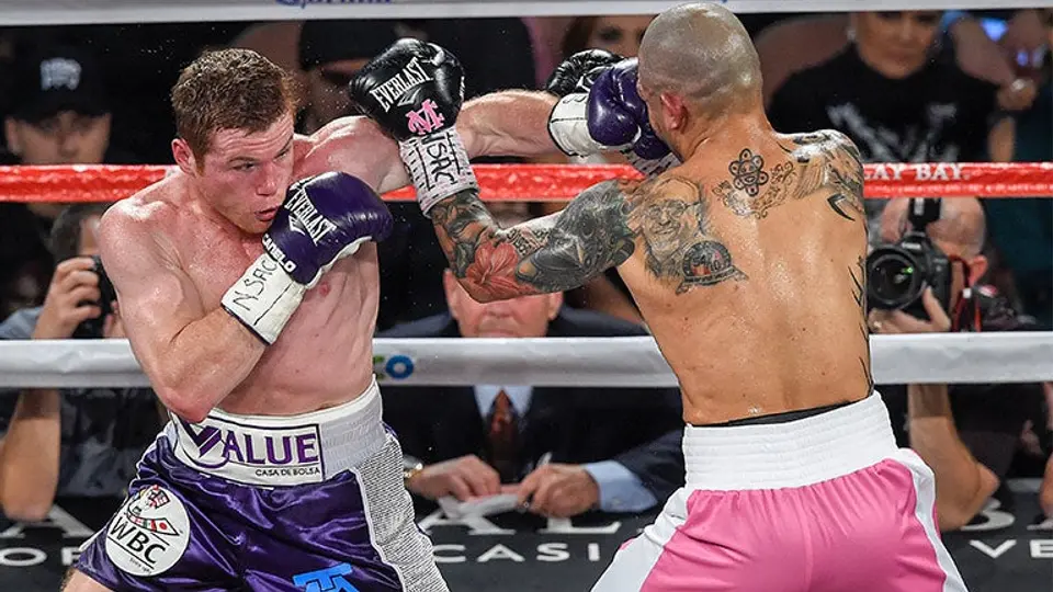 Canelo Álvarez ingresó 21 mdp en anuncios