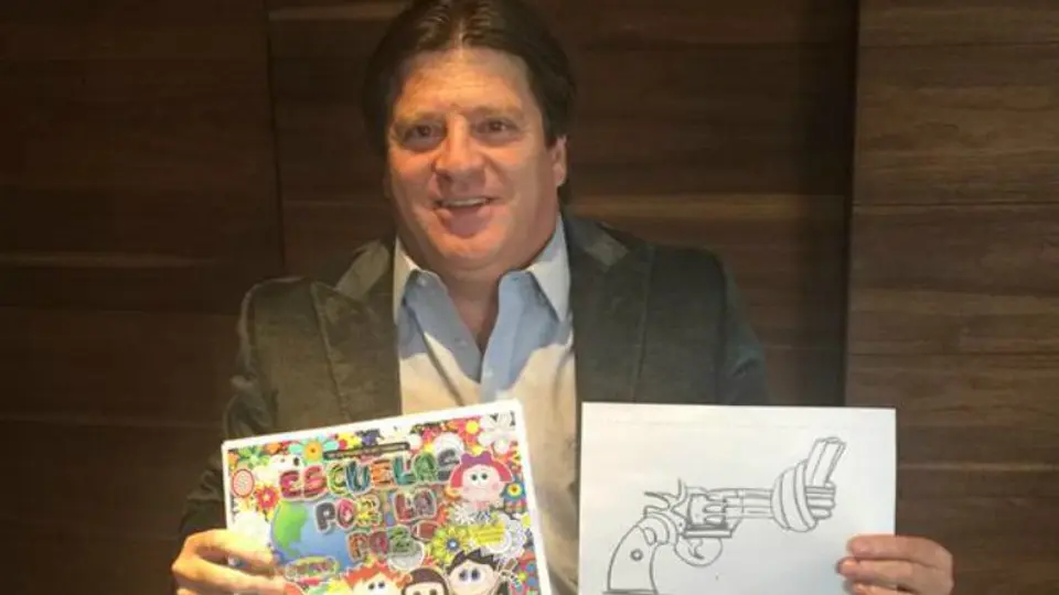 Piojo Herrera, embajador en campaña contra la violencia