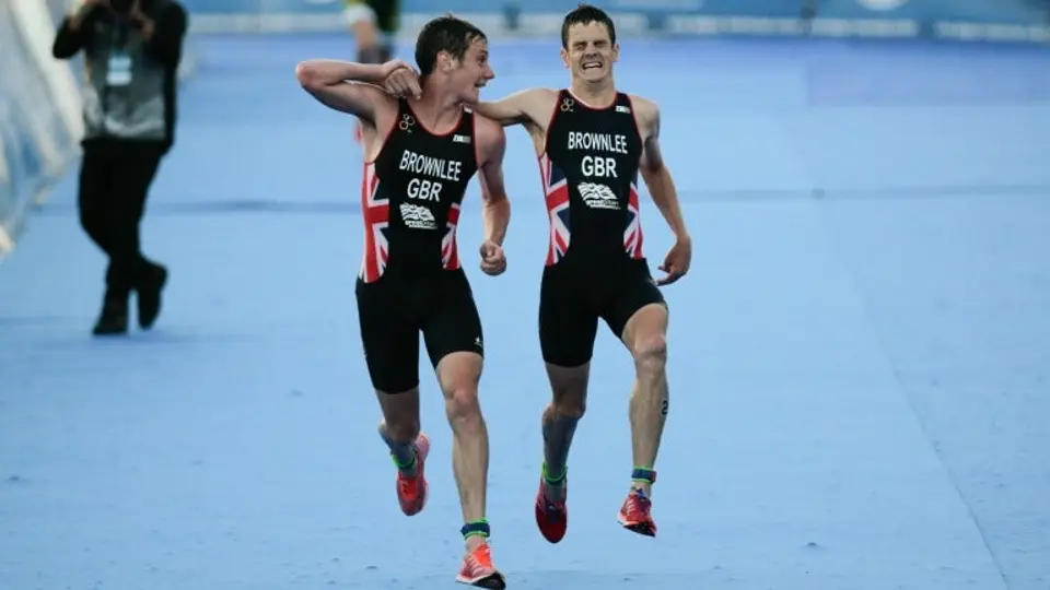 Hermanos Brownlee brindan emotivo cierre en Cozumel