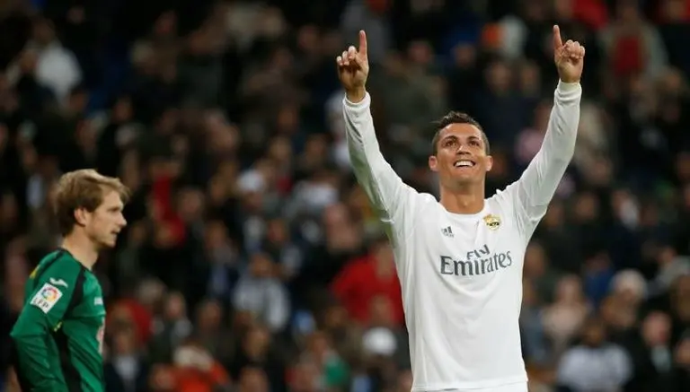 Cristiano Ronaldo se 'convierte' en extraterrestre