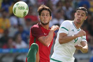 Portugal asegura primer puesto de grupo tras empatar con Argelia