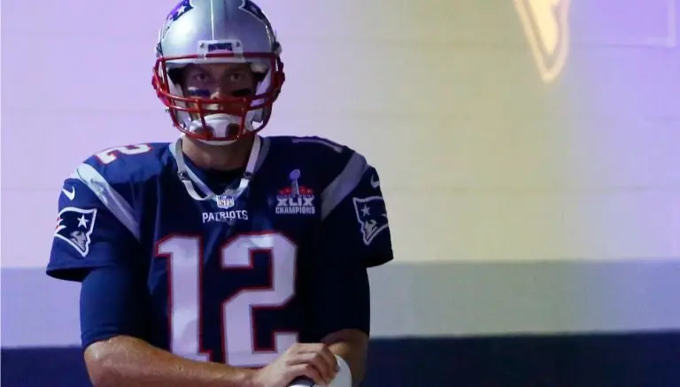 Patriotas presumen título de Super Bowl con parche