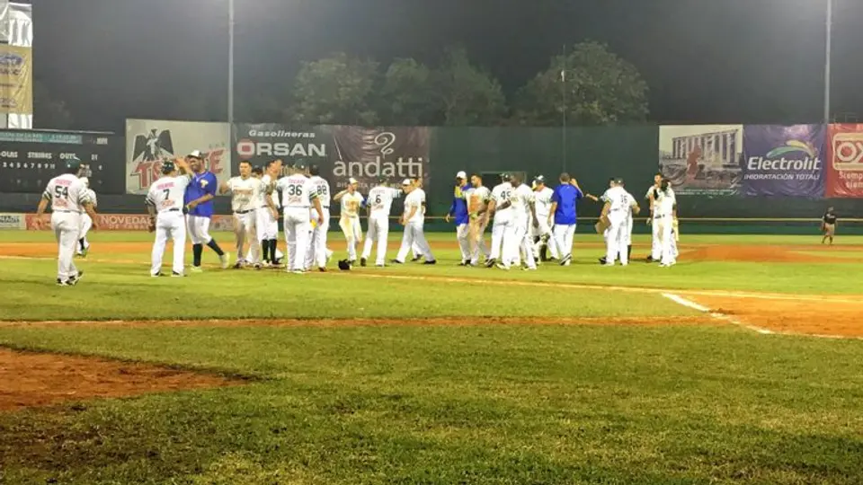 Olmecas vence a Rojos en juego histórico de LMB