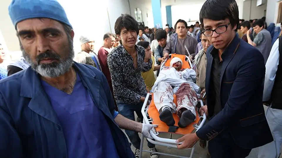 Estado Islámico mata 61 personas en Kabul durante marcha