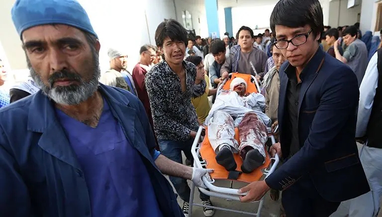 Estado Islámico mata 61 personas en Kabul durante marcha