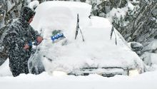 Fuertes nevadas provocan choques masivos de autos en EU