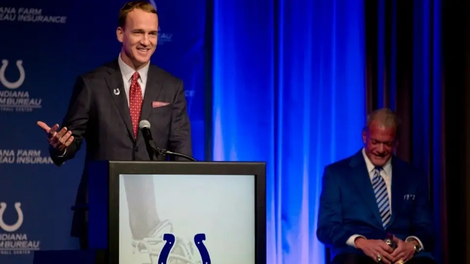 Potros retira número 18 en honor a Manning