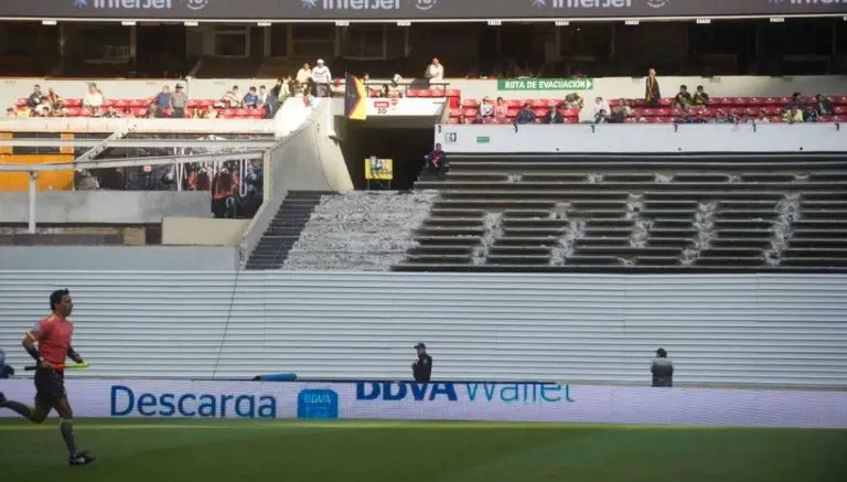 Azteca continúa remodelaciones para partido de NFL