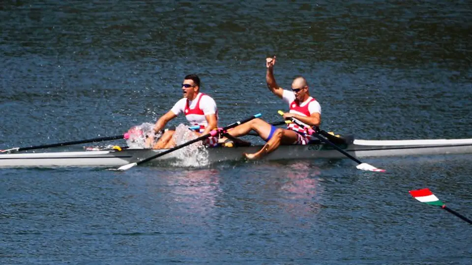 Hermanos croatas conquistan oro en remo