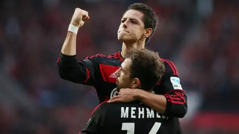 Chicharito y Fabián, felices tras liberación de Pulido