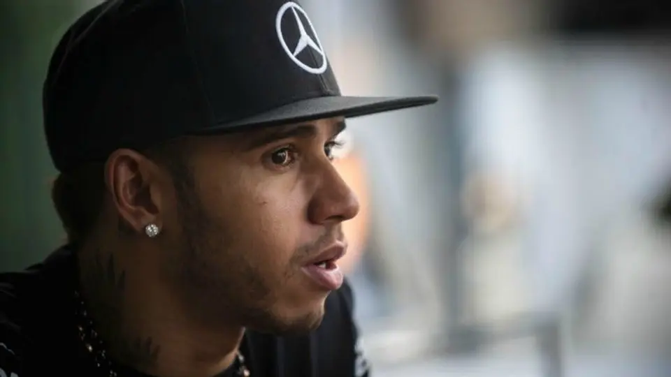 Lewis Hamilton, el humilde tricampeón de F1