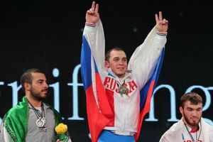 Atletas rusos de halterofilia, excluidos de JO por dopaje