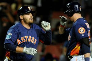 Astros apalea a Padres en el Fray Nano