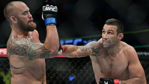 Werdum vence a Browne en UFC 203