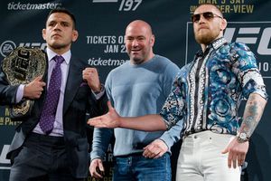 McGregor se queda sin rival para UFC196