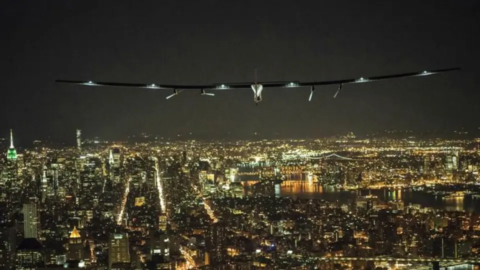 Solar Impulse II surca los cielos de NY