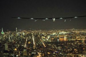 Solar Impulse II surca los cielos de NY