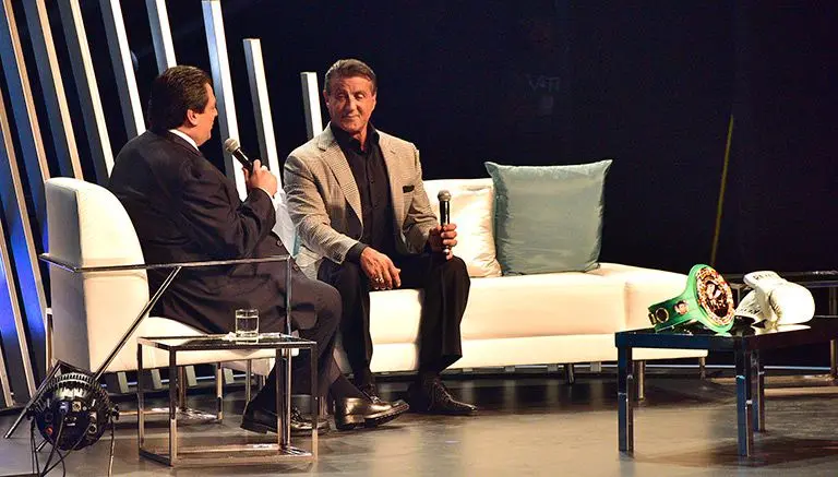 'La vida te va a noquear, pero hay que levantarse': Stallone