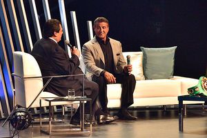 'La vida te va a noquear, pero hay que levantarse': Stallone