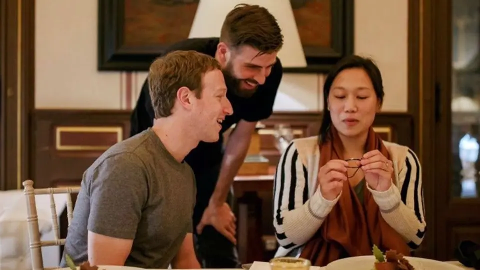 Piqué presume cena con Mark Zuckerberg