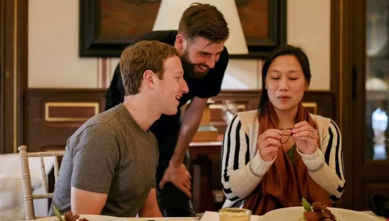 Piqué presume cena con Mark Zuckerberg