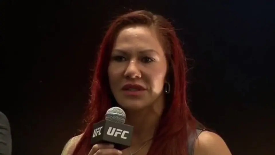 Cyborg promete noquear en su debut en UFC