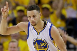 Curry regresaría para el cuarto partido contra Rockets