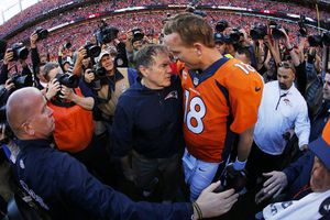 Manning reveló posible retiro a Belichick