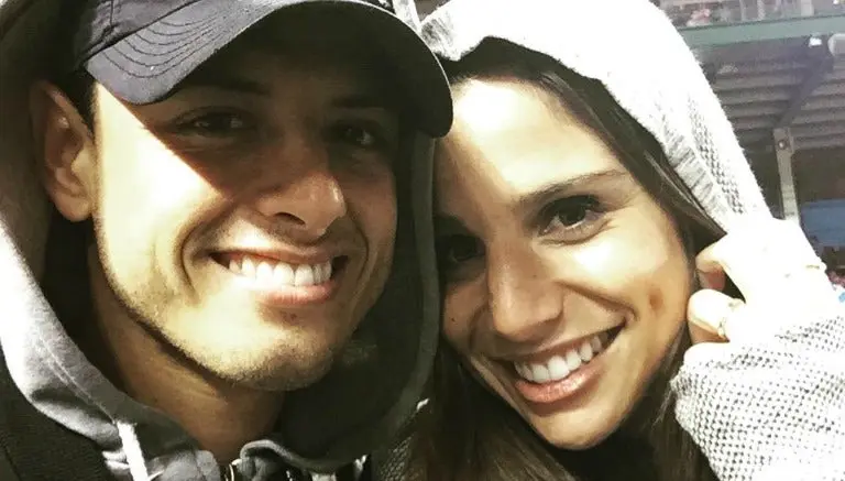 Lucía Villalón 'amenaza' a Layún por Chicharito