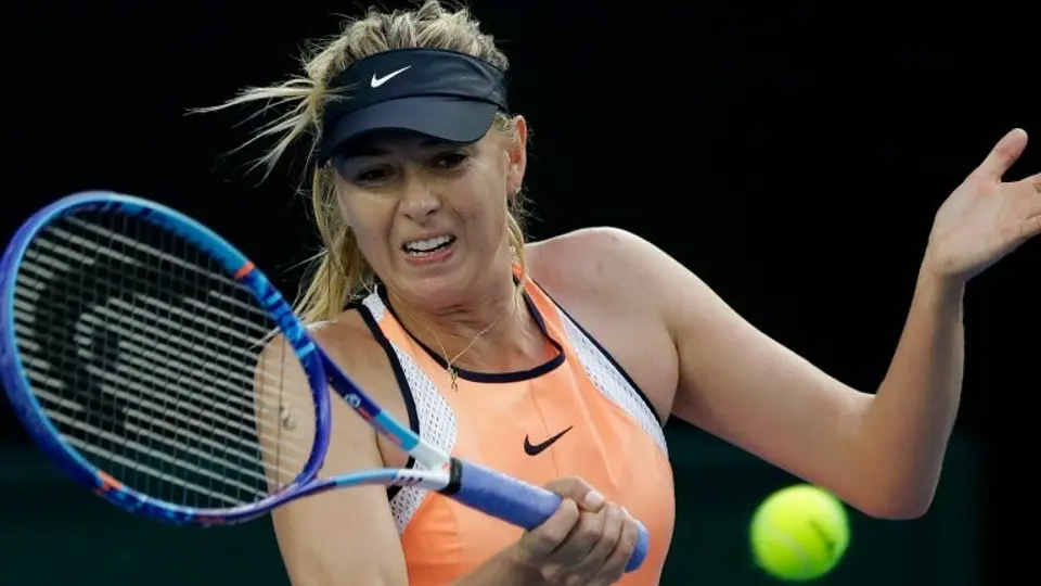 Sharapova avanza sin problemas en el Australian Open